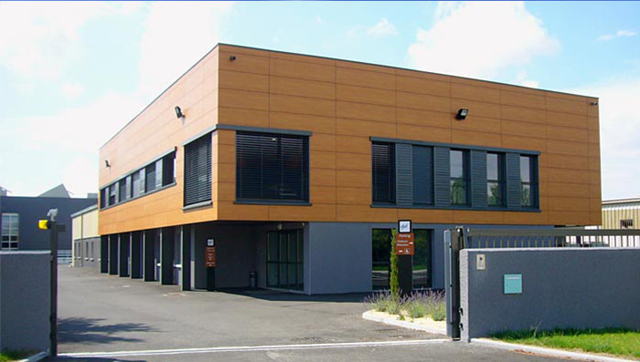 nettoyage-panneaux-facade-immeuble-bureaux-et-habitation.php